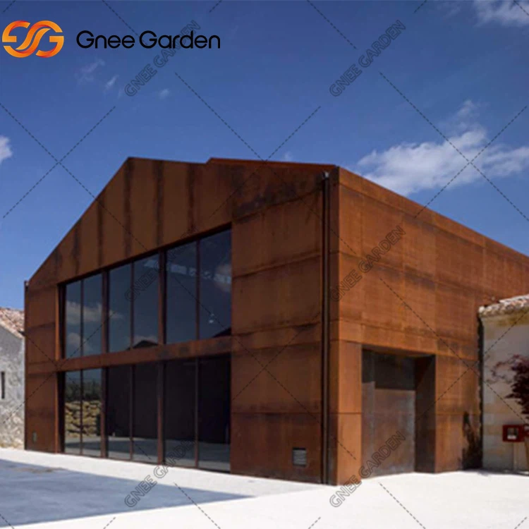 Panneaux de façade extérieurs métalliques