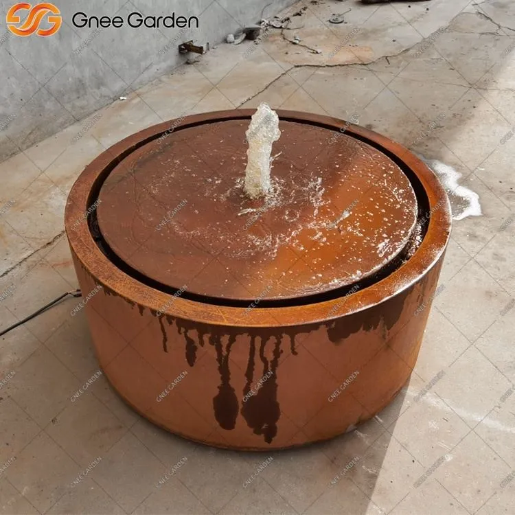 Caractéristique d'eau extérieure en Corten avec pompe intégrée